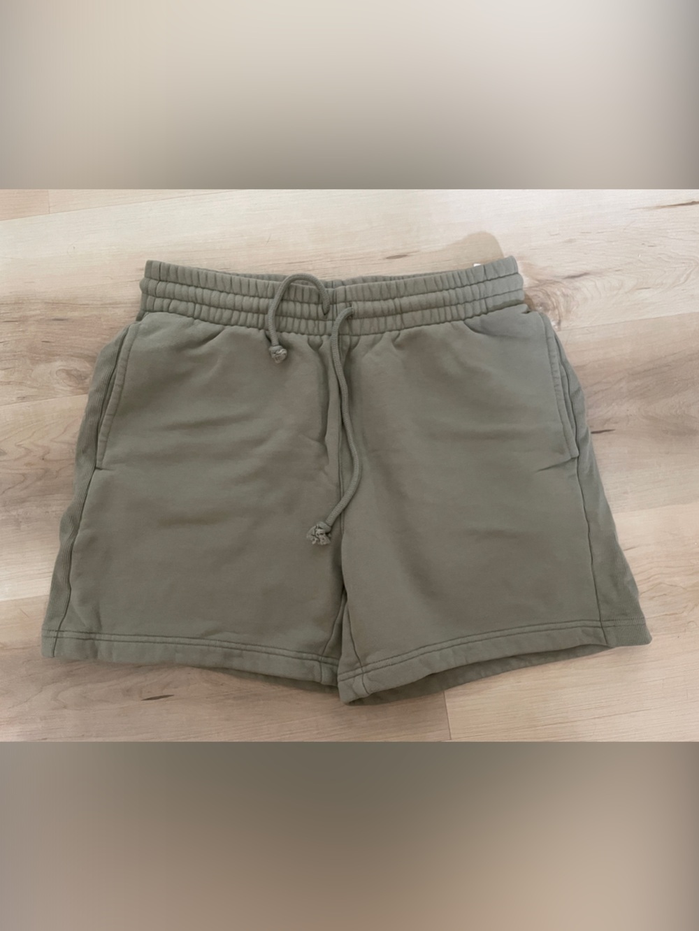 Women's Aritzia Tna Olive Drawstring fleece Sweat Shorts size M